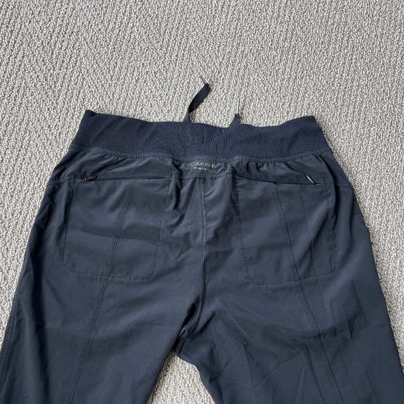 Calvin Klein capris - Picture 3 of 5